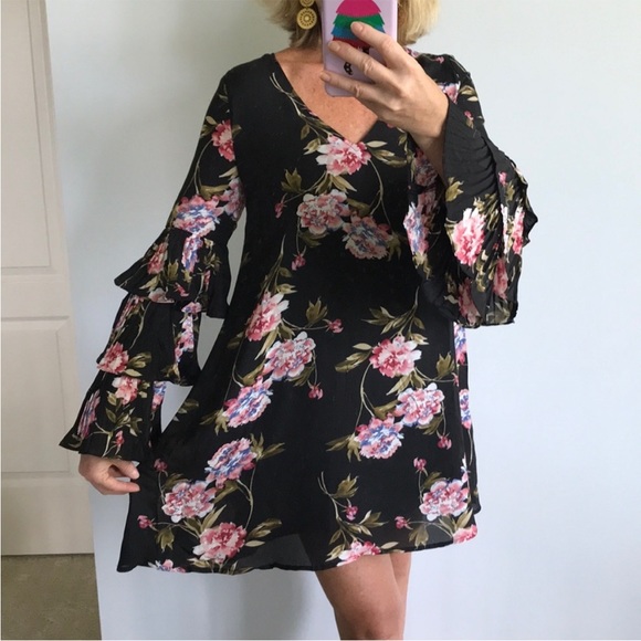 Floral Tiered Bell Sleeve Dress - Picture 3 of 6
